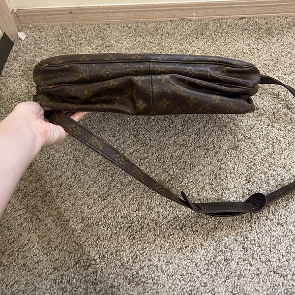Vintage Louis Vuitton Brown Messenger Bag Monogram Design Coated Canvas Leather - Picture 4 of 16